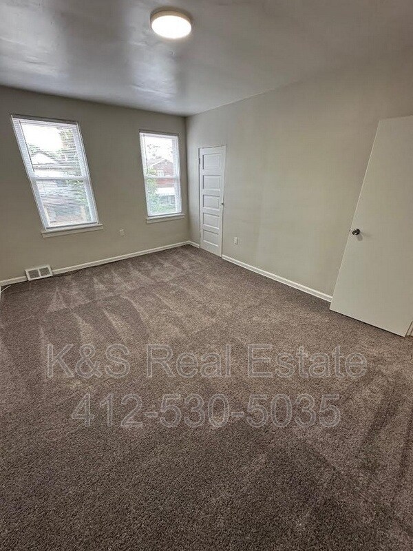 Photo - 527 Marwood Ave