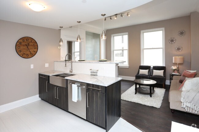 2BR, 2BA - Kitchen