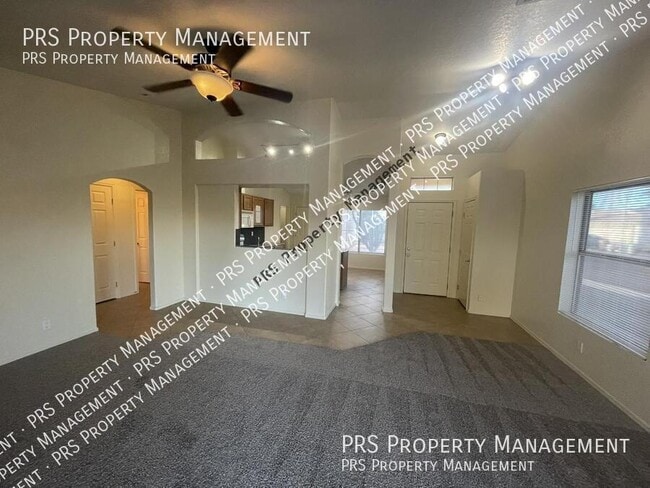 Photo - 1122 E Butler Dr