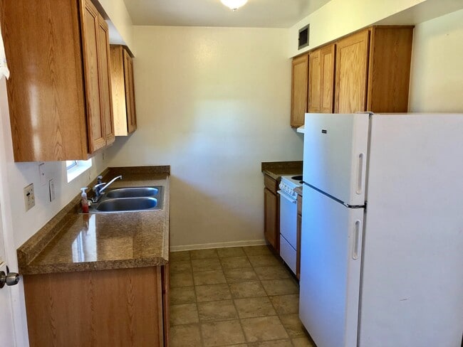 1943 Florence Ave Unit B
