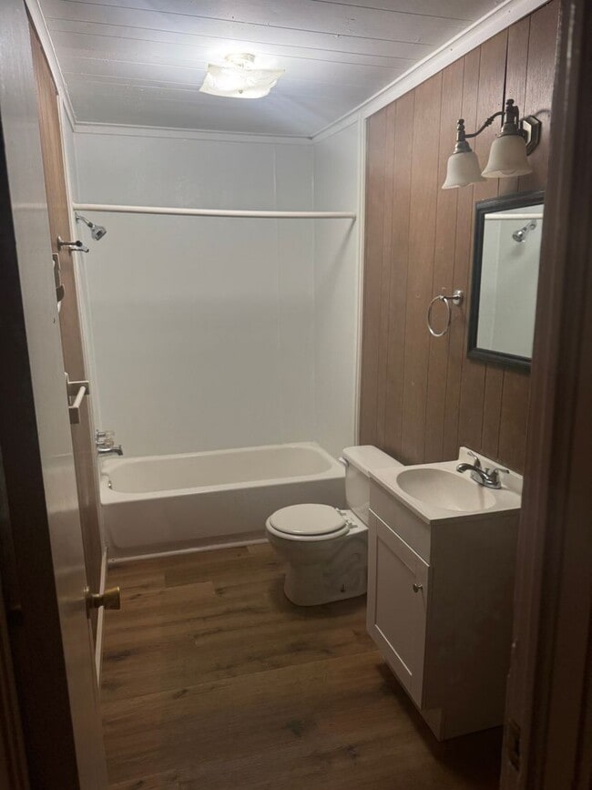 Photo - 606-608 Sherman St