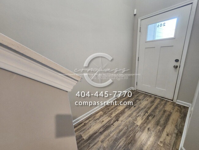 Photo - 206 Lyndon Wy NW