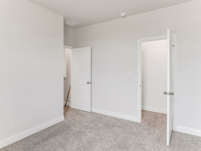 Photo - 427 Magellan Rd