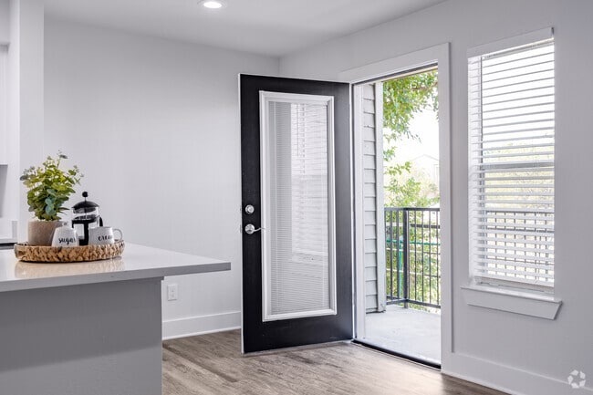 1BR, 1BA - 468SF - Patio - Tides on Westcreek