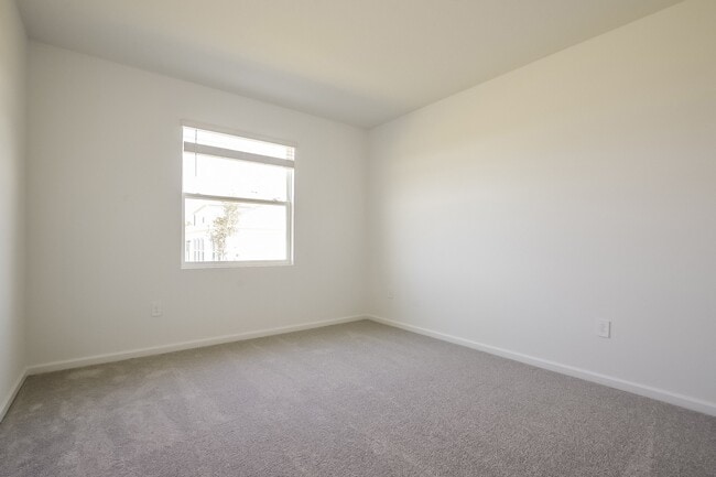 Photo - 7656 Gemstone St