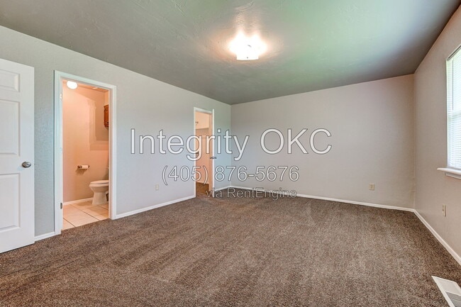 Photo - 7200 NW 115th St