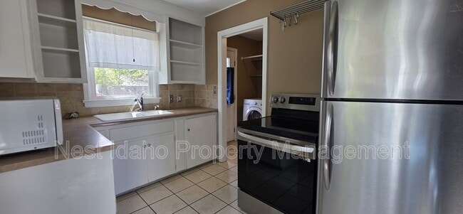 Photo - 1628 S Reinhart Dr