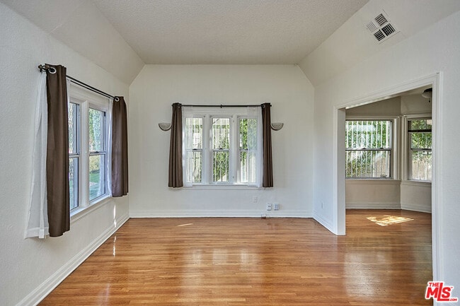 Photo - 1253 Keniston Ave