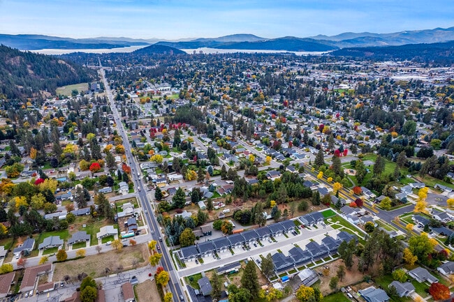 Building Photo - Birkdale Commons