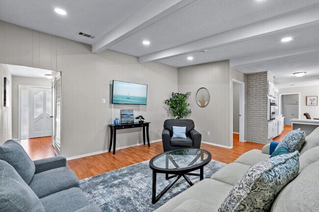 Photo - 6102 Wrigley Way