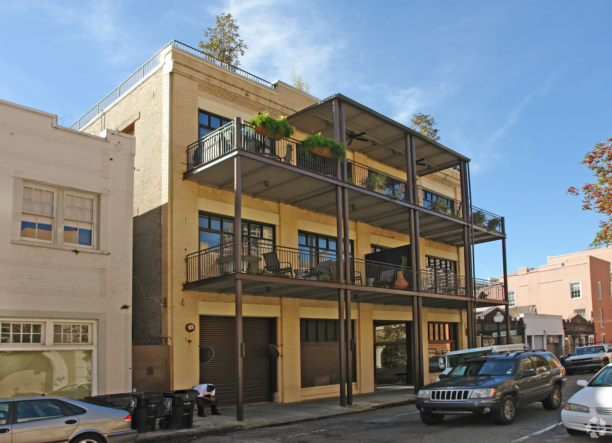 Photo - 714 Girod St Apartments