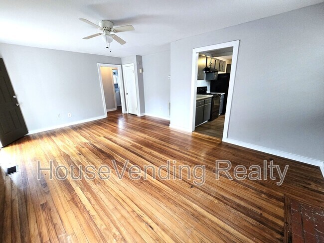 Photo - 812 Brewster Rd