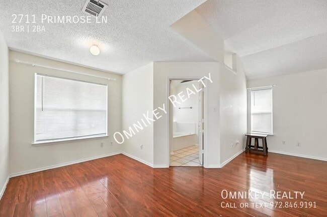 Photo - 2711 Primrose Ln