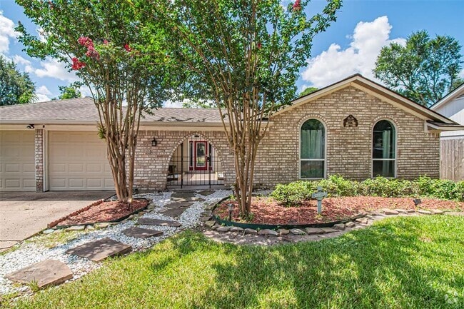 Building Photo - 5611 Winding Way Dr Rental