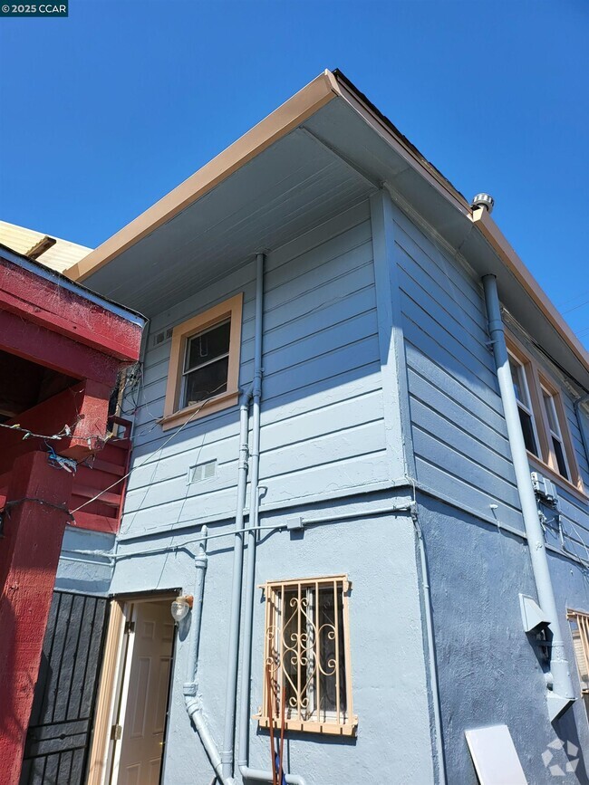 Building Photo - 400 South St Rental