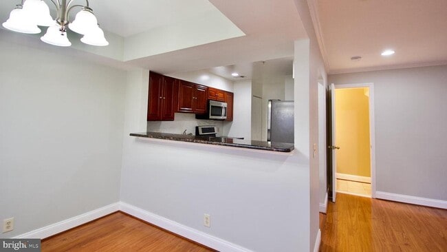 Photo - 5705 Chapman Mill Dr Unit 150