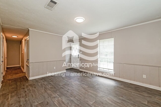 Photo - 2825 Glenderry St