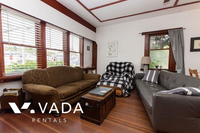 Photo - Downtown 2 Bedroom 2 Level House Rental 37...