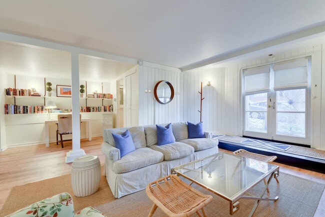 Photo - 2424 Gough St Unit ID1355612P