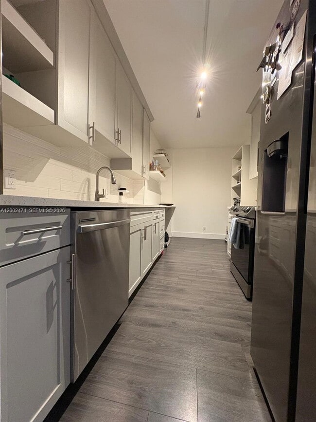 Photo - 4200 Hillcrest Dr Unit 208