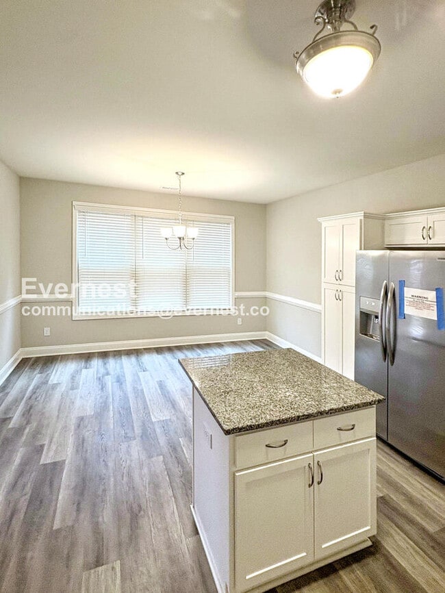 Photo - 25 Joshua Ct