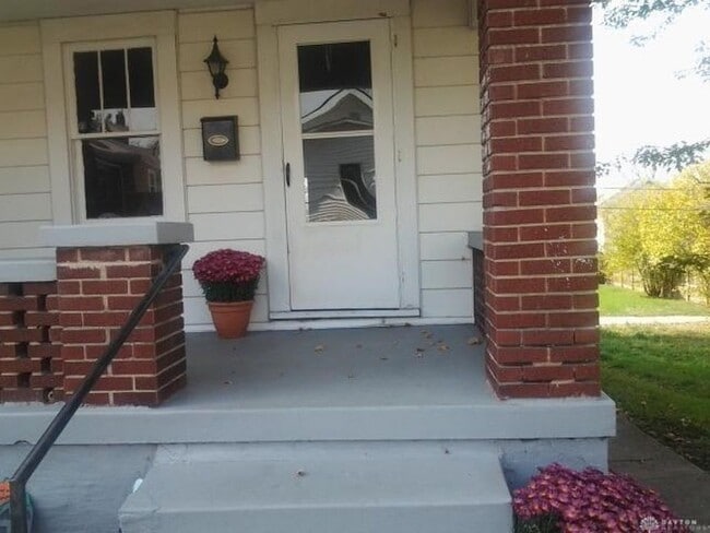 Building Photo - 1123 Pritz Ave