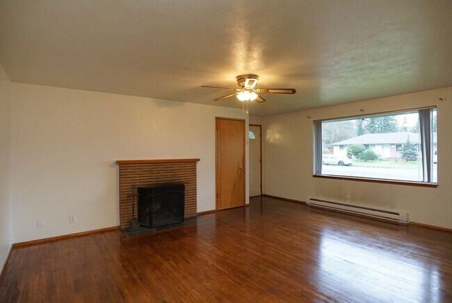 Photo - 1005 119th St S