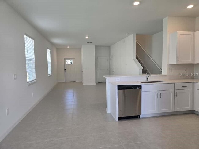 Photo - 10135 Trumpet Honeysuckle Wy