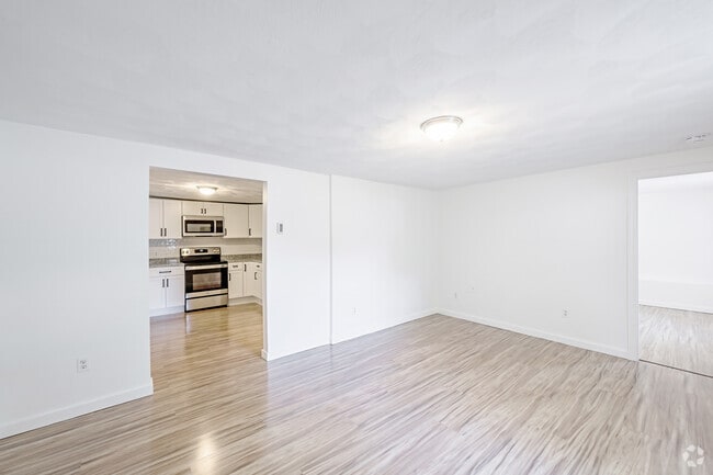 2 BR, 1 BA , 1st Floor