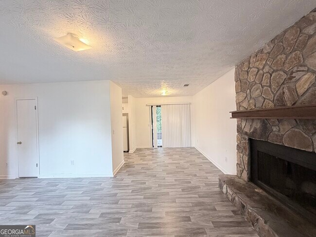 Photo - 460 Rustwood Dr