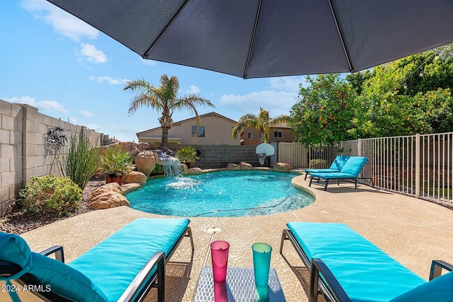 Photo - 1125 E Irma Ln