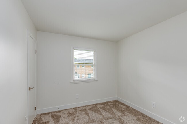 2BR, 1BA - 840SF - Guest Bedroom