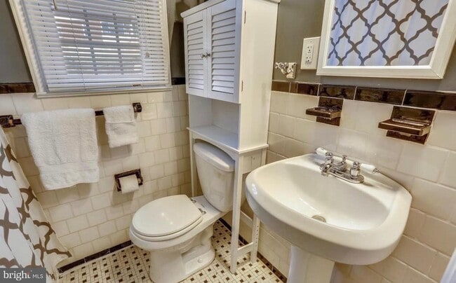 Photo - 10804 Drumm Ave