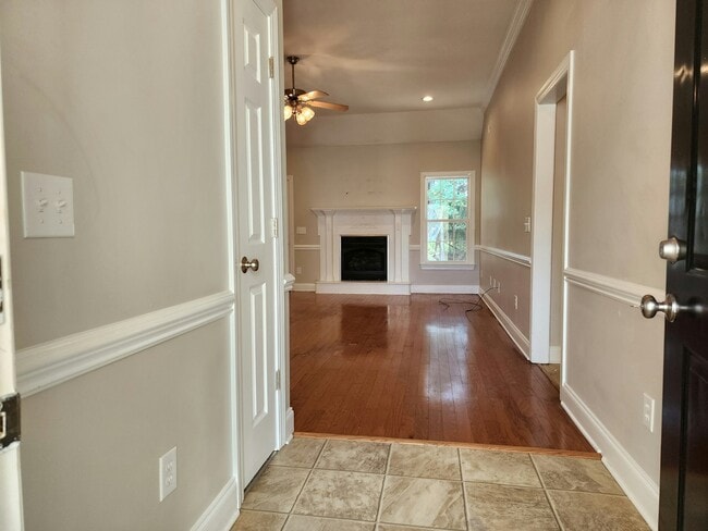 Photo - 381 Rosemount Dr