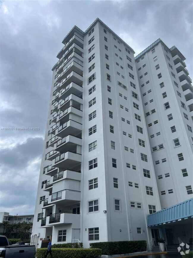 Building Photo - 1500 S Ocean Blvd Unit 508 Rental