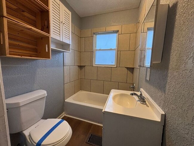 Photo - Charming 4BR 1BA Home with spacious yard!