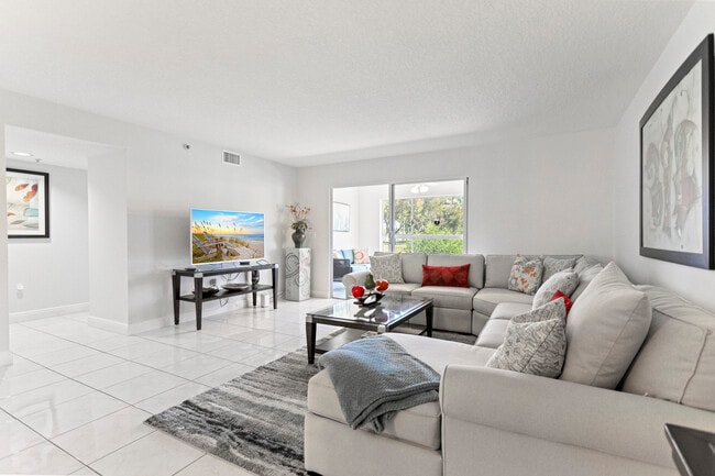 5876 Regal Glen Dr Unit Coral Lakes