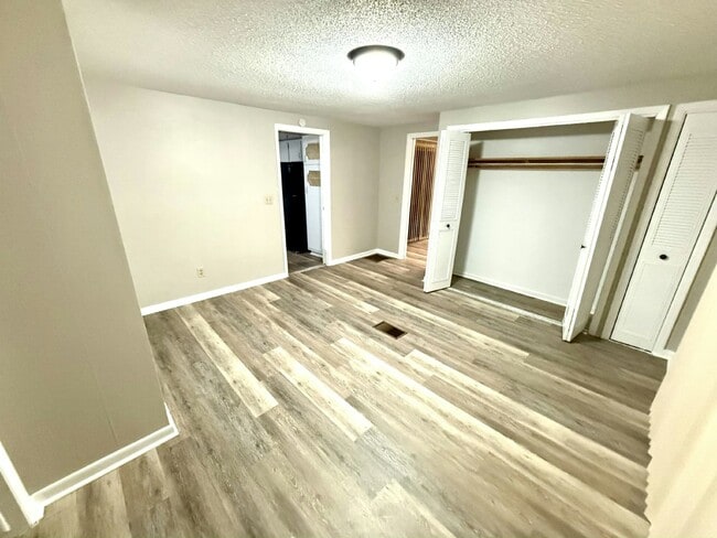 Photo - 6407 SE 108th St