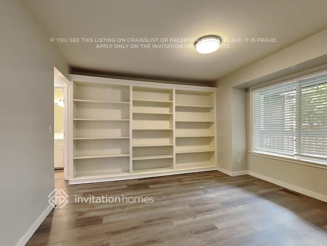 Photo - 5631 Komachin Loop SE