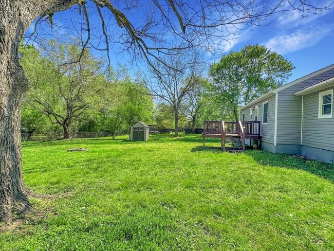 Photo - 709 Veterans Dr