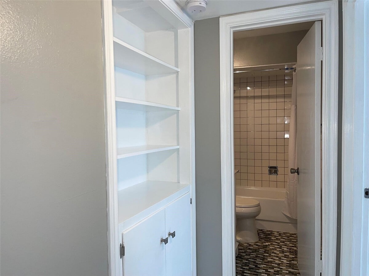 Photo - 2601 Bellefontaine Unidad A101