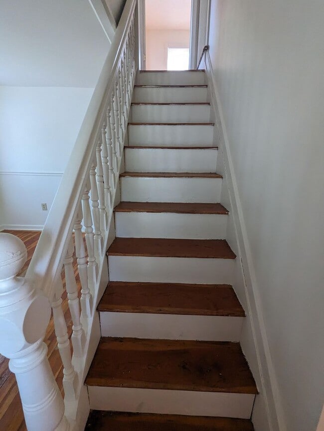 Photo - Spacious 3 Bedroom House Available Now!