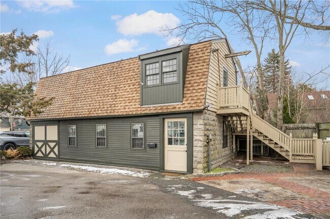 Building Photo - 31 Bridge St Unit B