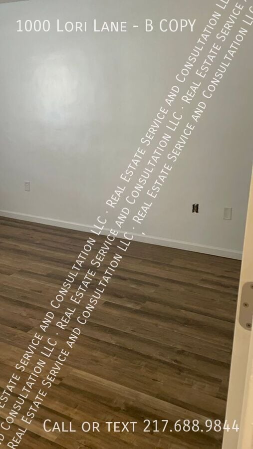 Photo - 1000 Lori Ln Unit B COPY