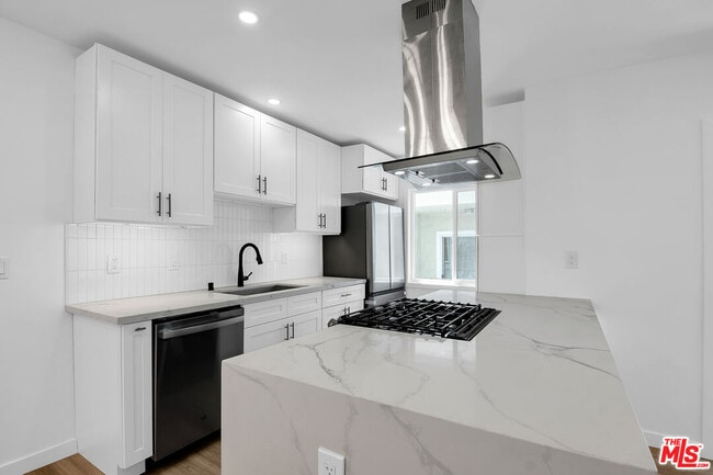 Photo - 1021 N Genesee Ave Unit 8