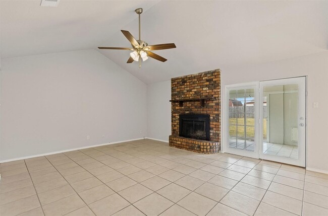 Photo - Charming 3 bedroom, 2 bathroom single-family home in Cleburne offering about 1,500 square feet of...