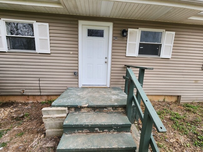 Photo - Spacious 2-Bedroom, 1-Bathroom Home AVAILABLE NOW!!