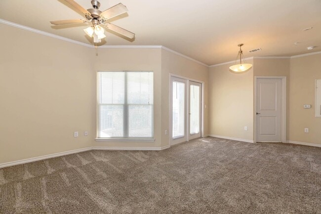 Photo - 1617 Northwest Blvd Unit 516