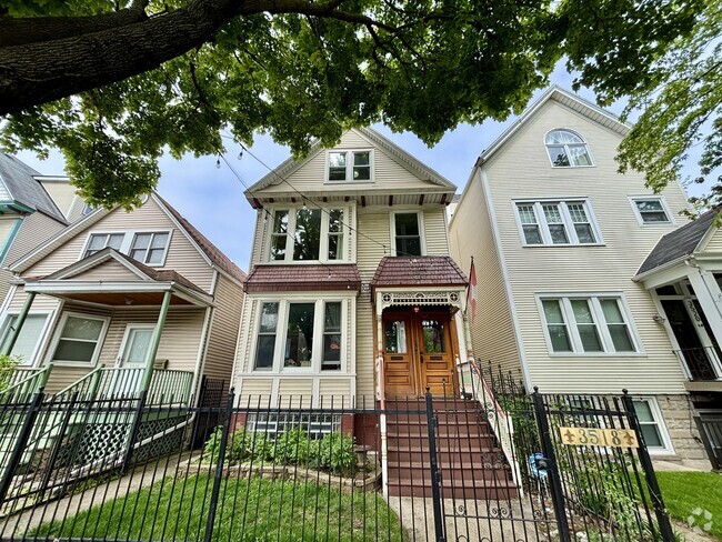 Building Photo - 3518 N Damen Ave Unit 2 Rental