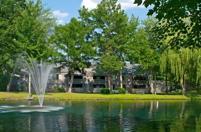 Building Photo - Woodlake